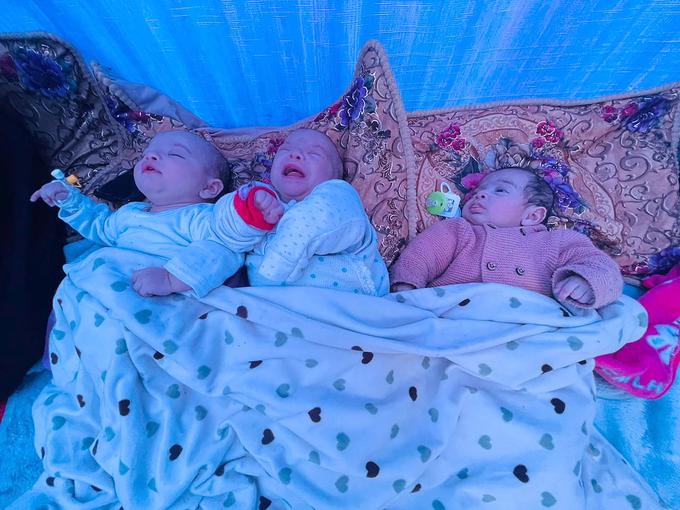 Da so razmere v Gazi nočna mora za mame in dojenčke, je na video novinarski konferenci iz Jeruzalema v petek poudaril tudi predstavnik UNFPA Dominic Allen. "Zdravniki poročajo, da ne vidijo več dojenčkov normalne velikosti," je dejal in dodal, da je vedno več tudi mrtvorojenih otrok. | Foto: Guliverimage