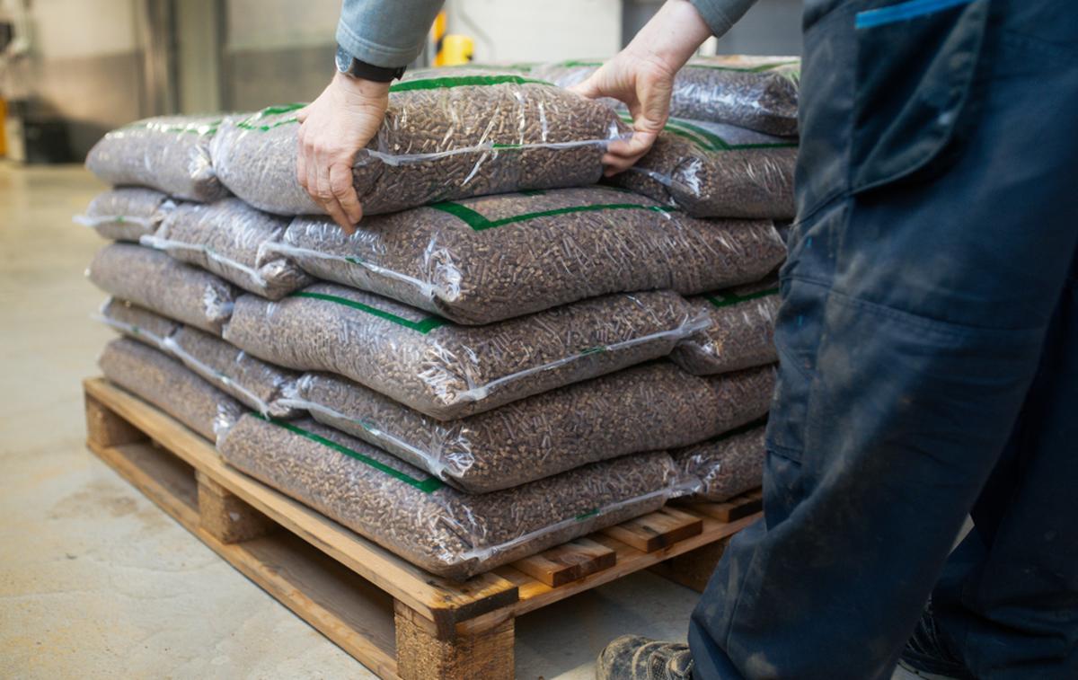 Lesni peleti, ogrevanje | Pri nakupih lesnih peletov policisti in kriminalisti svetujejo previdnost. | Foto Shutterstock