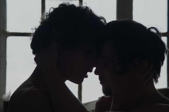 Film Zajčji nasip | Film Zajčji nasip (Zečji nasip), ki je svetovno premiero doživel v tekmovalnem programu Berlinala ter bil predstavljen tudi na več kot 50 festivalih, je plod sodelovanja treh produkcij – hrvaške, slovenske in litovske. Pri filmu je uradno sodelovala tudi slovenska koprodukcija, javna sredstva vanj pa je vložil tudi Slovenski filmski center in svoje storitve Viba film. | Foto Kinodvor