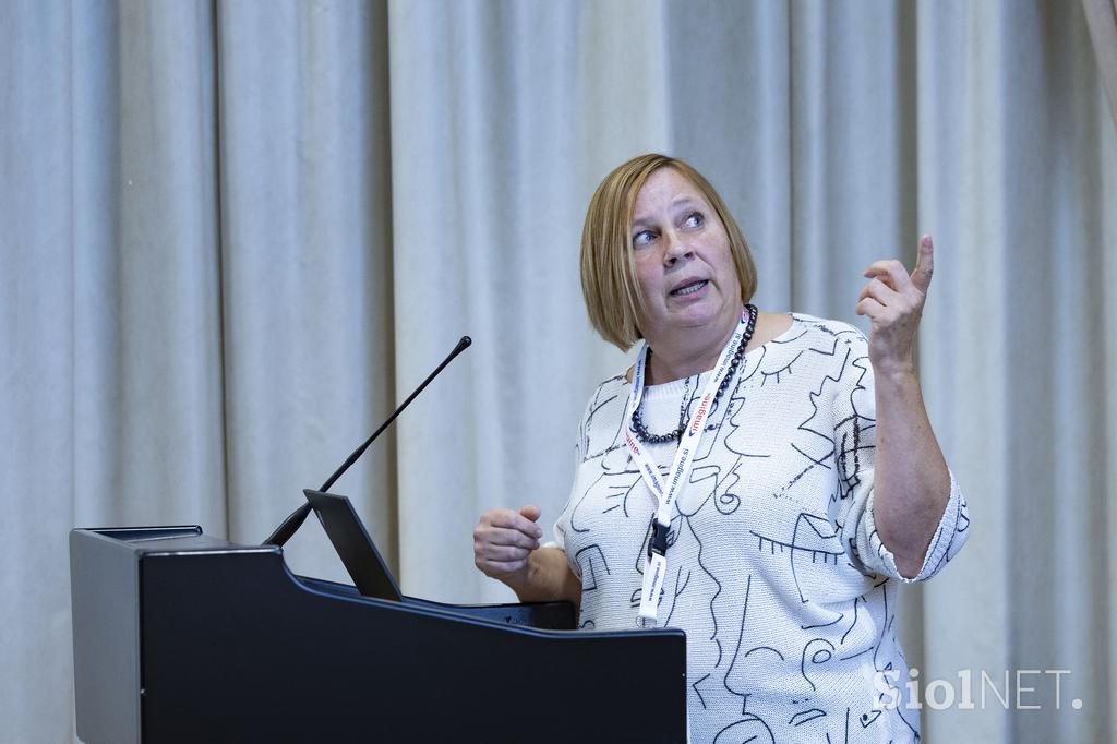 Posvet Poslovanje z nepremičninami