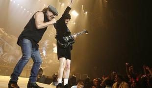 AC/DC preložili izdajo albuma