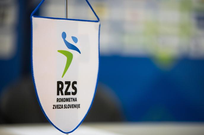 Rokometna zveza Slovenije, logo | Foto Boštjan Podlogar/STA