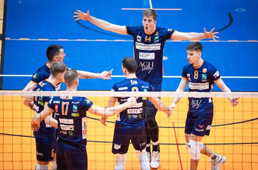 ACH Volley v domačem prvenstvu še naprej brez izgubljenega niza