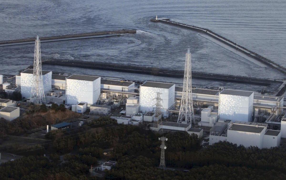 Fukušima | Dekontaminacija in razgradnja elektrarne naj bi trajala še več desetletij, navaja AFP. | Foto Reuters