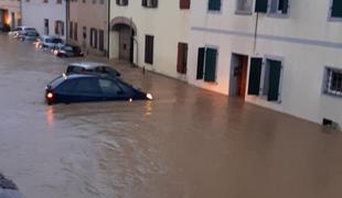 Blizu Gorice po zemeljskem plazu pogrešajo dva človeka