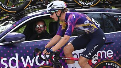 Bizarna situacija na ženski Vuelti #video