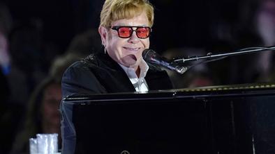 Elton John aprila z novim albumom Who Believes In Angels?