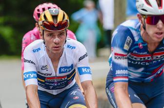 Po odstopu se je oglasil Remco Evenepoel: Starša sta na žalost izbrala najslabši možen dan #video