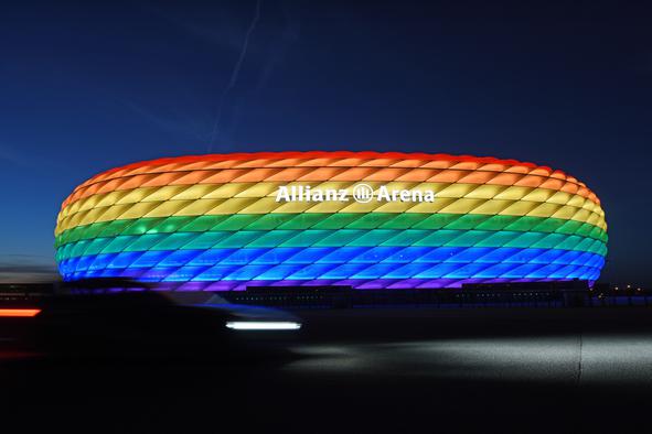 Allianz Arena med Eurom tudi v mavričnih barvah