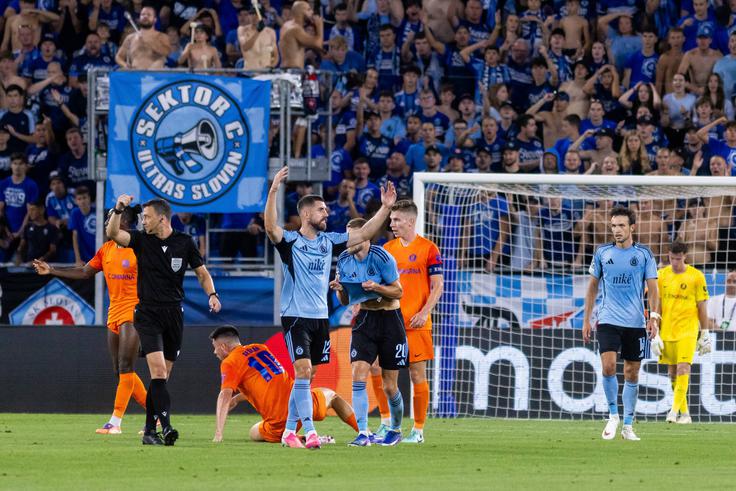 Slovan v drugem polčasu ni našel pravega odgovora za strnjene vrste Celjanov. | Foto: Guliverimage