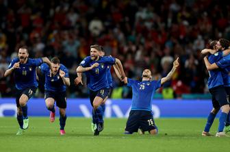 Italija po drami in enajstmetrovkah v finalu Eura!