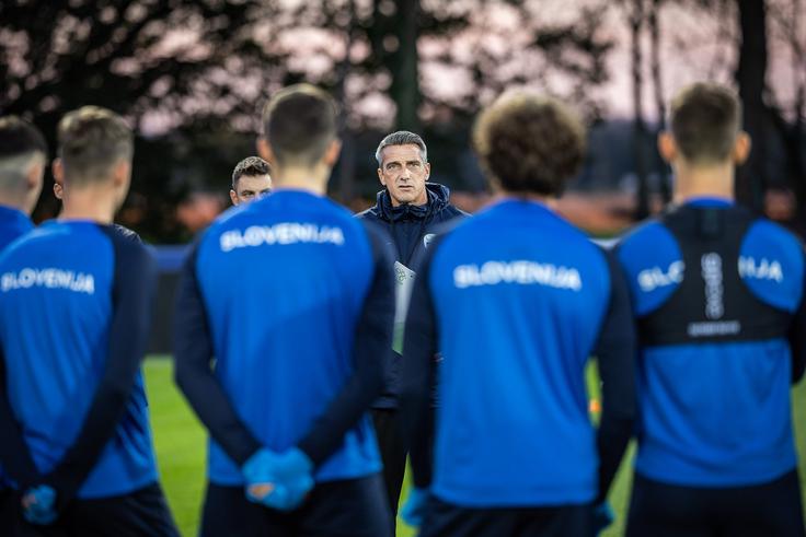Slovenska reprezentanca do 21 let, ki je v kvalifikacijah pod taktirko Milenka Ačimovića prehitela vse tekmece, tudi Francijo in Avstrijo, na Slovaškem ne bo nastopila v najmočnejši zasedbi.  | Foto: Jure Banfi