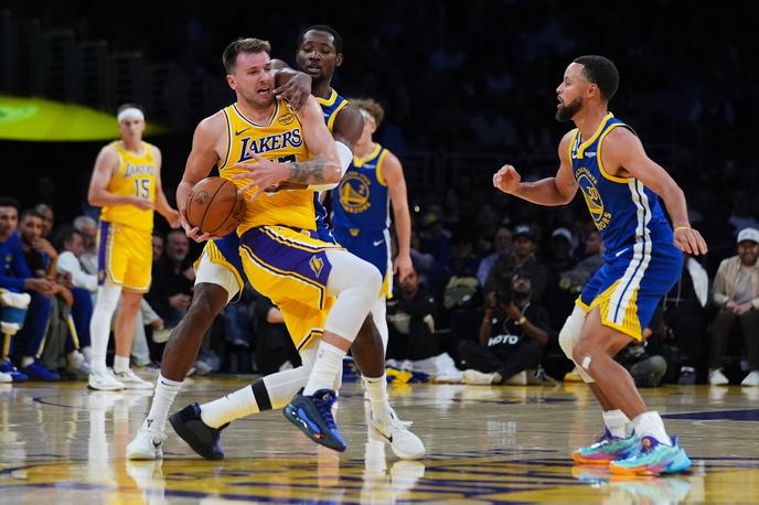 Jonathan Kuminga Luka Dončić | Luka Dončić in Jonathan Kuminga sta imela v preteklosti že številne dvoboje. Ti se bodo nadaljevali tudi v novi sezoni, saj se Kuminga ni odločil za prihod v vrste LA Lakersov. | Foto Guliverimage