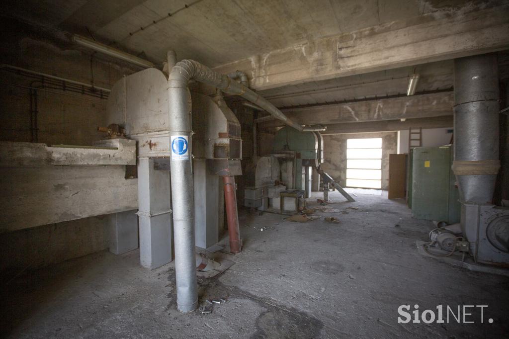 Žito silosi v ljubljanskem BTCju. silos žito