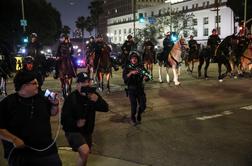 Zvezni sodnik v ZDA omejil Trumpov ukaz, v središču Los Angelesa uvedli policijsko uro