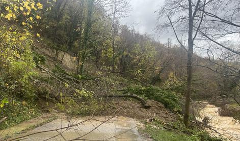 V Goriških brdih se je sprožil nov plaz