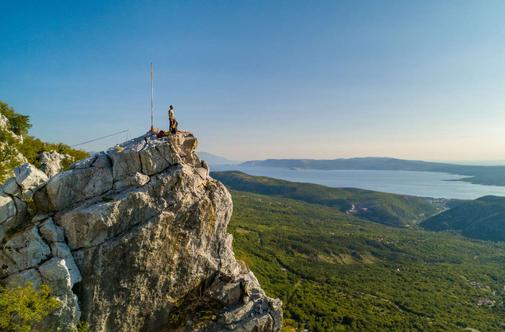 Crikveniško-vinodolska riviera: raj za ljubitelje narave in aktivnih počitnic – tik ob Sloveniji