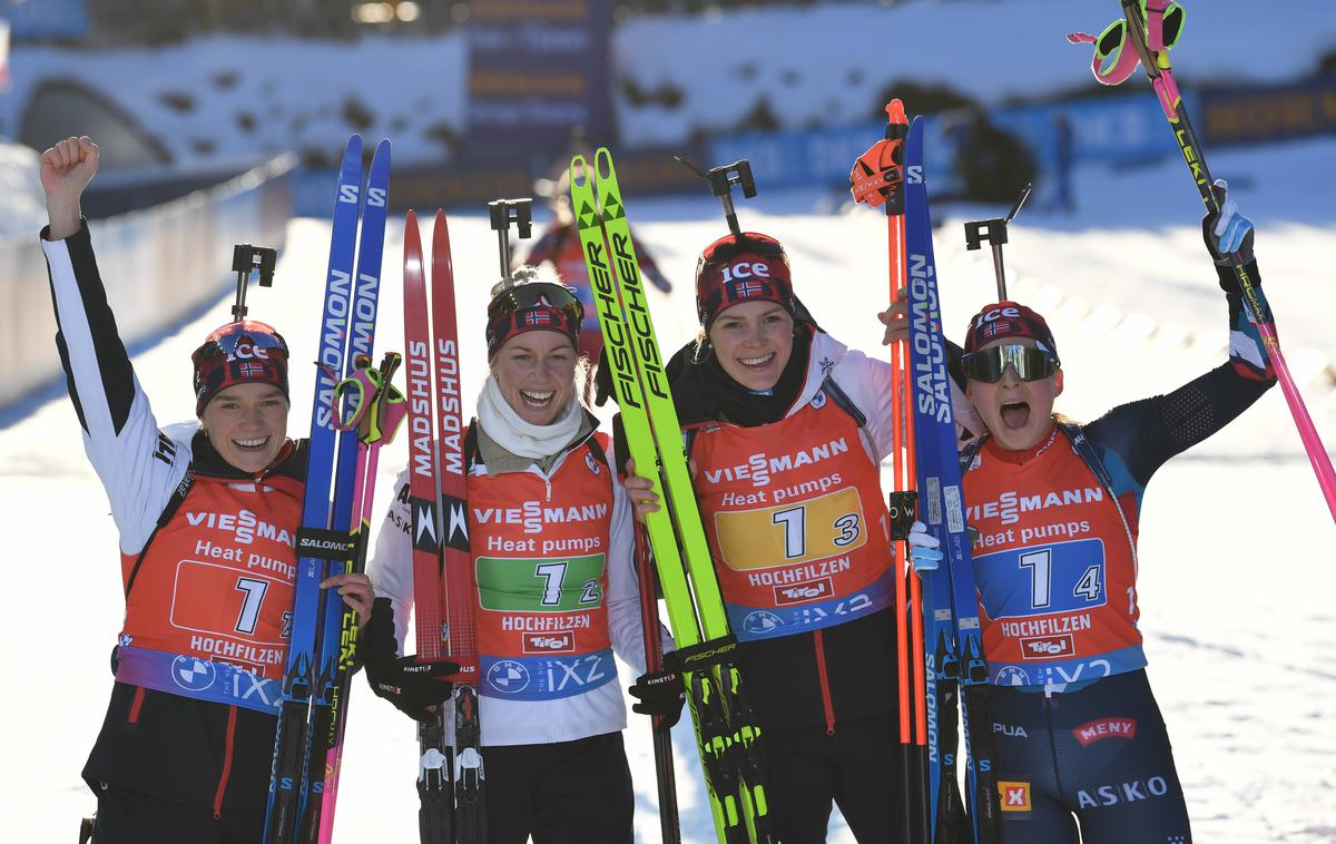 Hochfilzen, norveška ženska biatlonska štafeta | Juni Arnekleiv, Marit Skogan, Karoline Knotten in Ingrid Landmark Tandrevold so se veselili zmage na tekmi štafet v Hochfilznu. | Foto Guliverimage