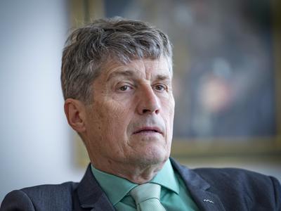Sajovic o ministrskih kandidatih: Bolj kot strokovnost se očitno ceni lojalnost