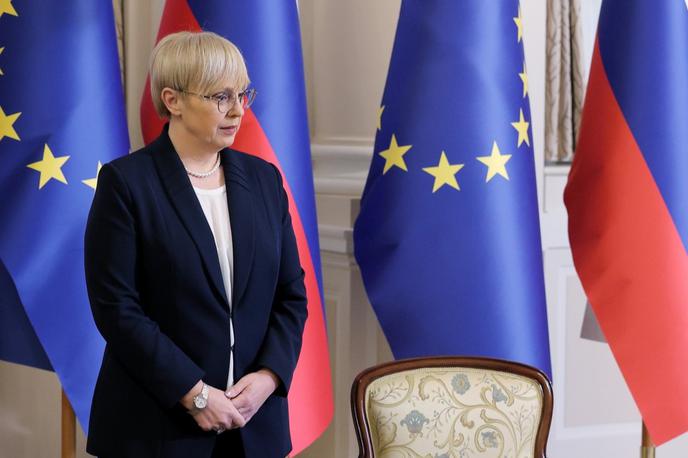 Nataša Pirc Musar | "Jaz sem povedala pred začetkom, da za štiri kandidate mojega soglasja ni. Res je, da so trije umaknili svojo kandidaturo, za enega celo vlada. Eden od teh kandidatov za veleposlanika pa seveda, bom kar rekla, trmasto vztraja," je Pirc Musar dejala v pogovoru za oddajo Ob osmih za Radio Slovenija. | Foto STA