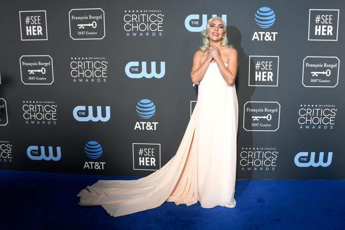 Lady Gaga je bila tokrat malce preprostejša, a nič manj zvezdniška. | Foto: Getty Images