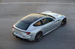Ferrari FF zdaj tudi z veliko panoramsko šipo