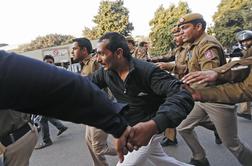Uberjev voznik v Indiji zaradi posilstva obsojen na dosmrtno kazen