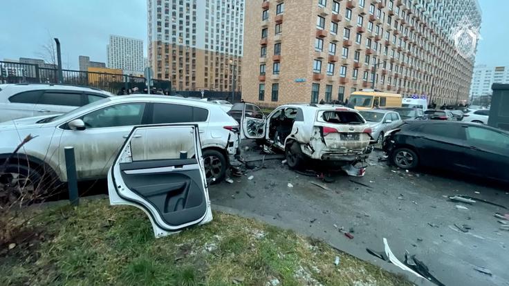 Posledice eksplozije avtomobila v katerem je umrl ruski general Fanil Sarvarov | Foto: Reuters