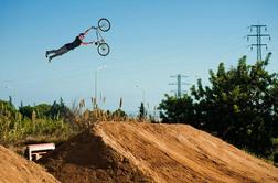 Gorski in BMX-kolesarji drzno nad Divjino