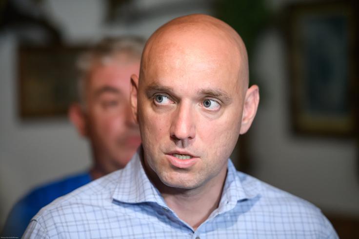 "Naša naloga je, da omogočimo sobivanje. Sobivanje pomeni, da imamo možnost za razvoj, da ljudi ni strah in da imamo ugodno populacijo," je pojasnil okoljski minister Simon Zajc. | Foto: STA ,