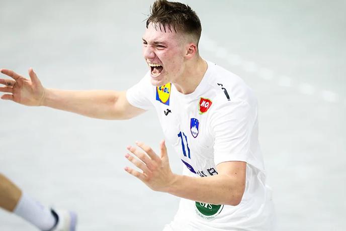 Slovenski rokometni upi napredovali v drugi del EP, Aljuš Anžič blesti