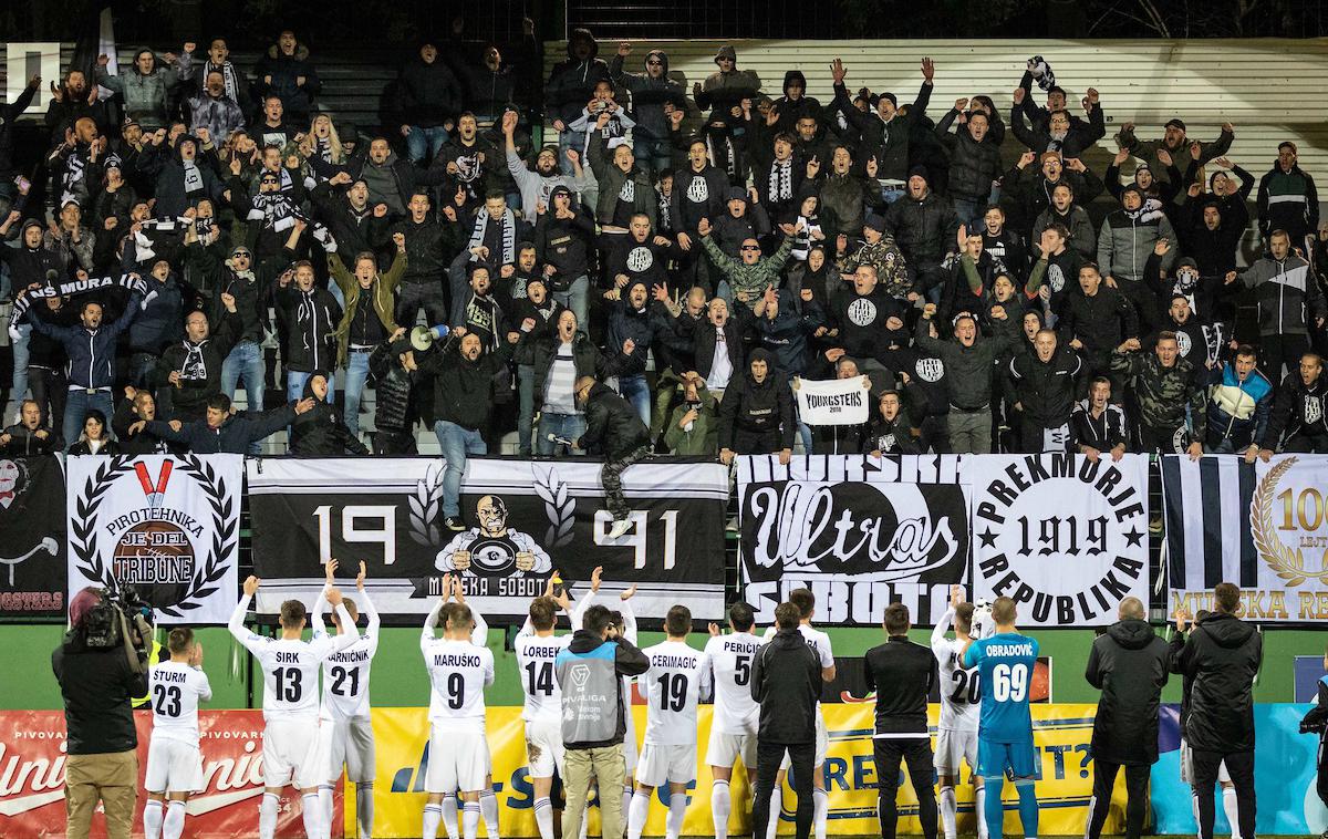 Mura, Domžale | V Fazaneriji je bilo pestro na tribunah, a veliko manj zanimivo je bilo na igrišču. | Foto Blaž Weindorfer/Sportida