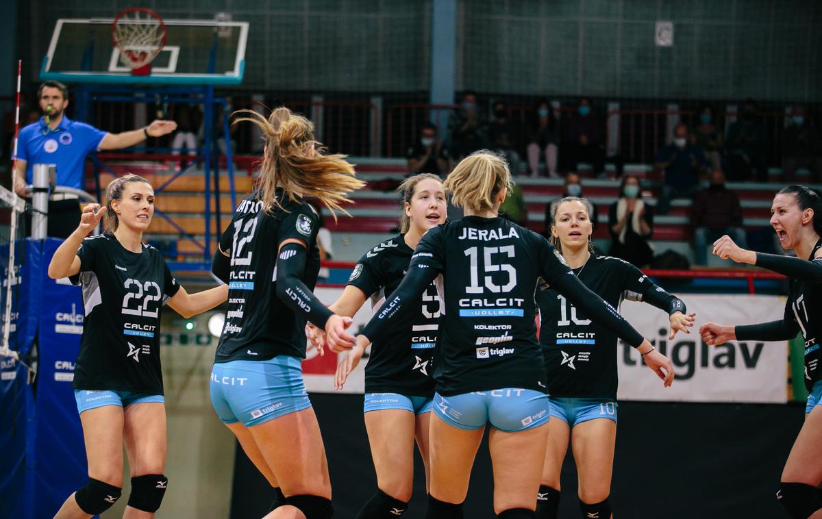 Calcit Volley | Odbojkarice Calcit Volleyja so prišle do zanesljive zmage. | Foto Klemen Brumec