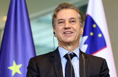 Golob: 8. januarja morajo biti položnice za oskrbovance nižje. To je edino, kar šteje.