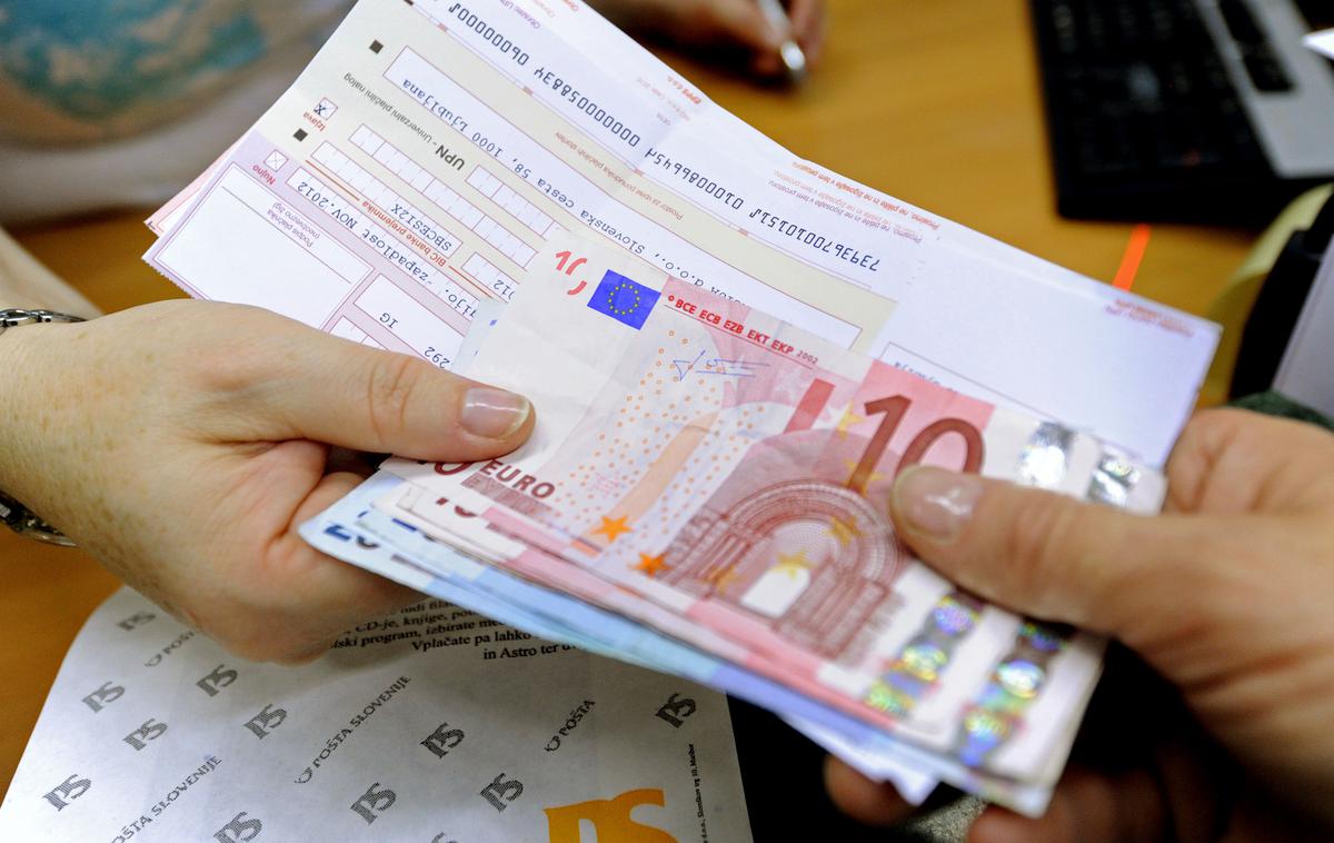 Plačevanje položnic | Fizične osebe v Sloveniji s plačili v povprečju zamujajo 18 dni. Še lani so zamujale 35 dni. | Foto STA