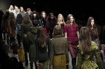 Modna revija Burberry po vsem svetu