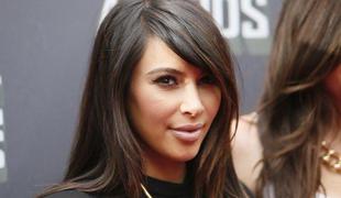 Kim Kardashian tudi kuha (video)