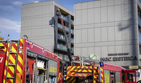 V ustanovi za ostarele izbruhnili štirje požari hkrati. Za gasilci eno najzahtevnejših reševanj.