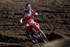 Tim Gajser sezono odprl z zmago!