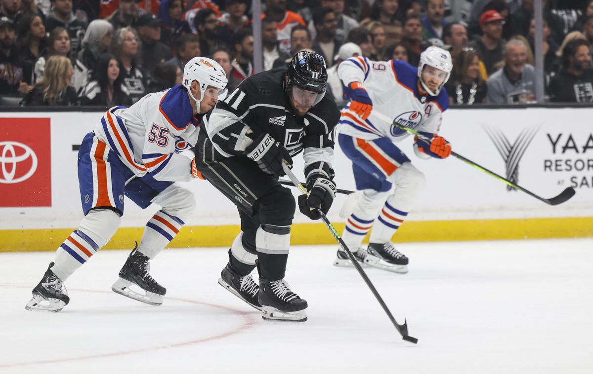 Anže Kopitar | Edmonton Oilers so v tretji tekmi uvodnega kroga končnice v severnoameriški ligi NHL s 6:1 premagali Los Angeles Kings. | Foto Reuters
