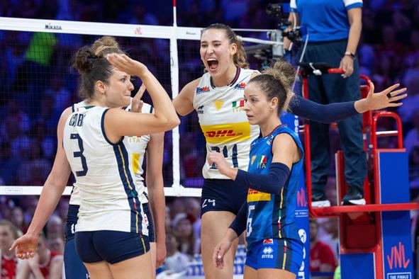 V finalu lige narodov Italijanke in Brazilke