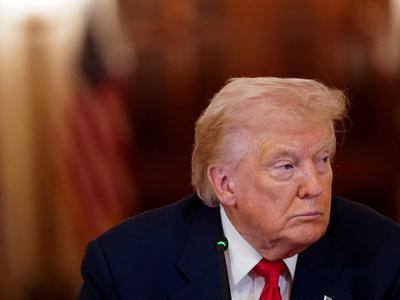 Ocena gospodarske rasti ZDA v zadnjem četrtletju lani prepolovljena