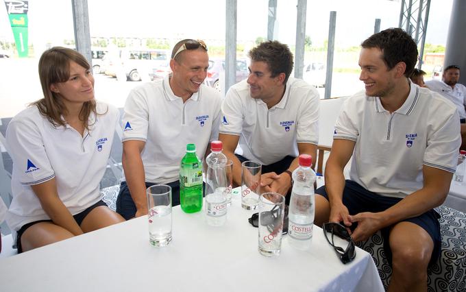 S Saro Isaković, Damirjem Dugonjićem in Matjažem Markičem pred odhodom na svetovno prvenstvo leta 2009 v Rimu.  | Foto: Vid Ponikvar