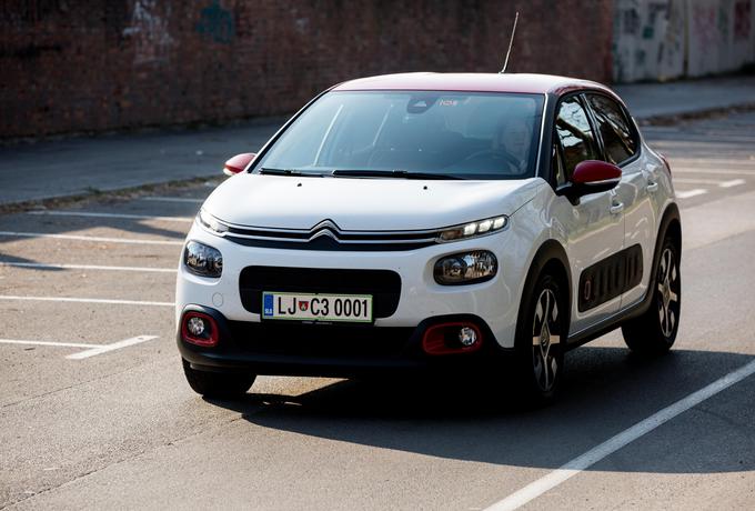 Novi Citroën C3 vzbuja radovednost mimoidočih. Že na prvi pogled je videti, kako rad se giblje po urbanih središčih. | Foto: Vid Ponikvar