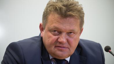Kaj je vlada naredila za to, da bo imel skrbnik državnega omrežja še službo