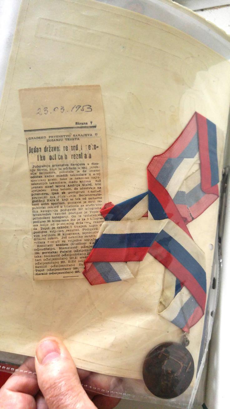 Drago Stany Bronasta medalja z jugoslovanskega prvenstva, ki jo je osvojil leta 1954. | Foto: Tina Vovk