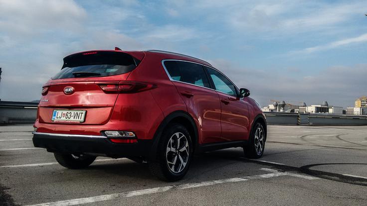Stari 1,7-litrski je zamenjal novi motor iz serije U. Prvič je na voljo tudi tehnologija blagega hibrida. | Foto: Gašper Pirman