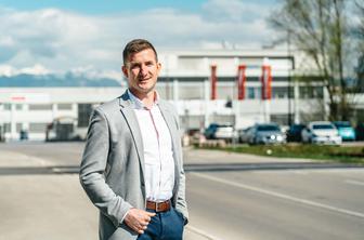 Od študenta do direktorja: kdo digitalizira eno najbolj kompleksnih logistik v regiji?