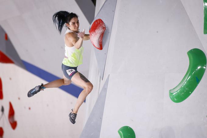 Na olimpijski premieri športnega plezanja v Tokiu je nastopila tudi Mia Krampl, ki je osvojila 18. mesto. | Foto: Anže Malovrh/STA