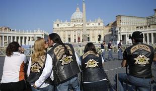 Papež na Trgu svetega Petra blagoslovil motoriste (FOTO)